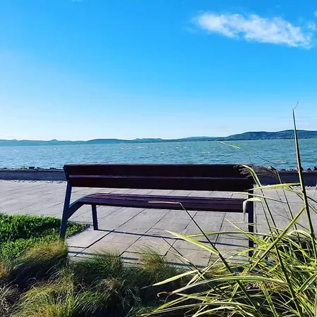 Lexi Jakuzzis Apartman Balatonboglár
