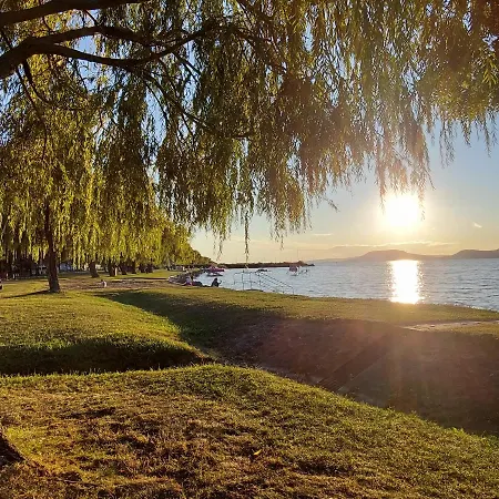 Lexi Jakuzzis Balatonboglár