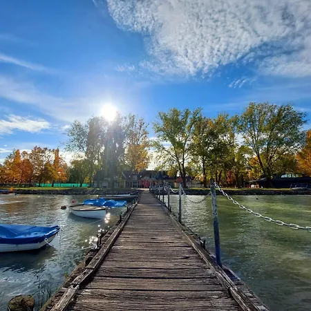 Lexi Jakuzzis Balatonboglár