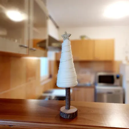 Lexi Jakuzzis Apartman