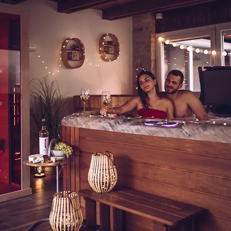 Lexi Jakuzzis Balatonboglár